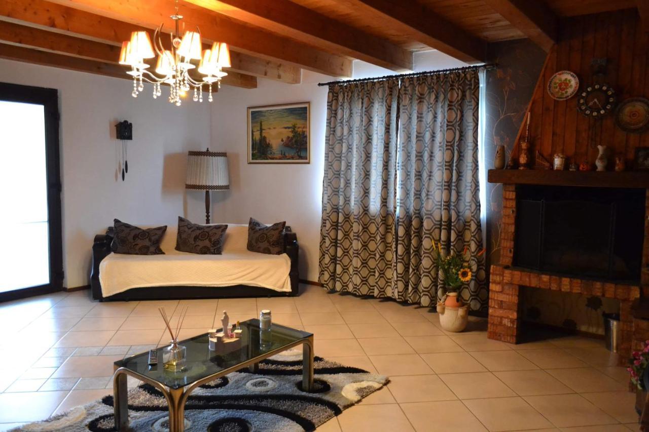 فيلا Tritenii de Josفي Casa Ricciotti المظهر الخارجي الصورة